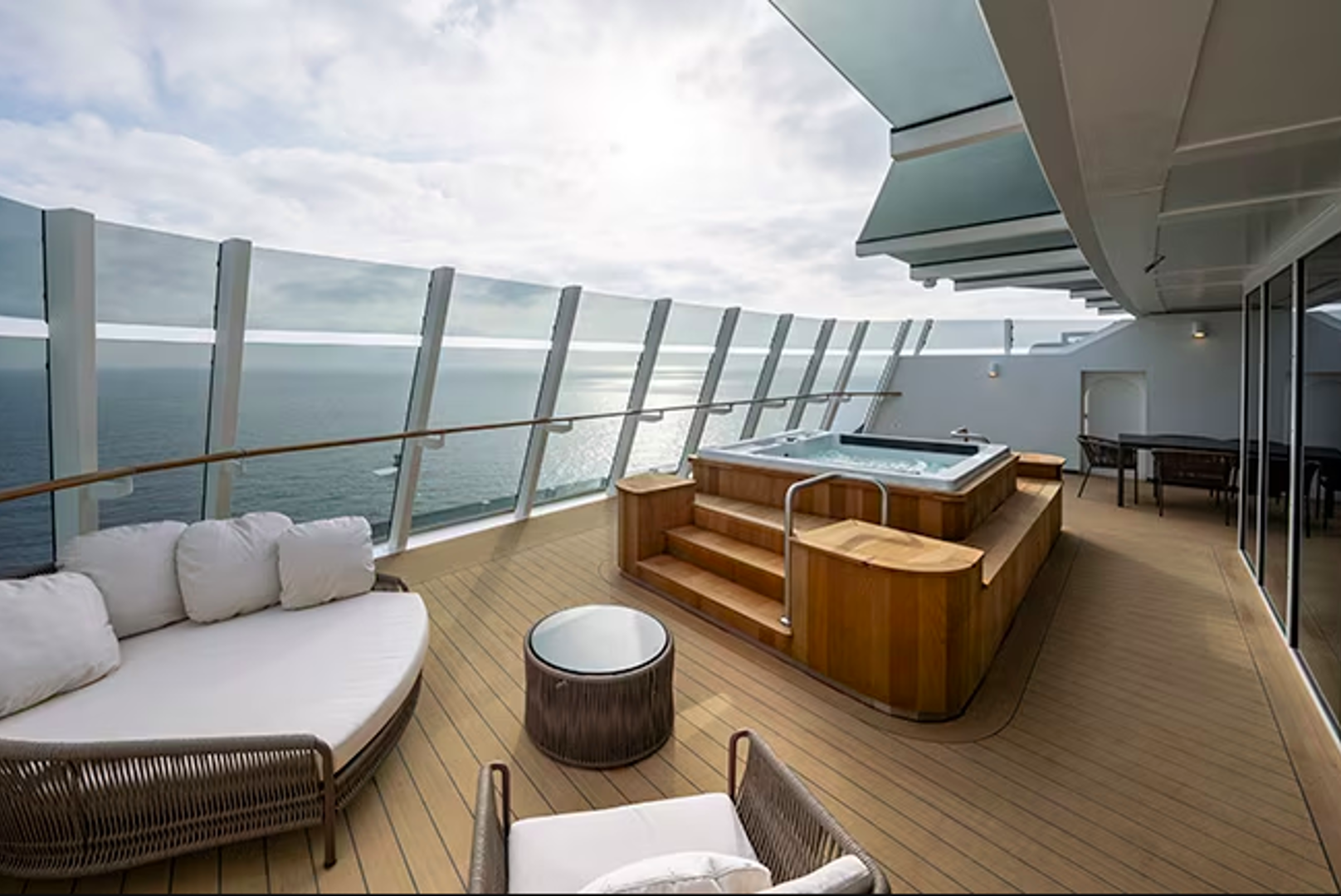 MSC Yacht Club Owner's Suite with Whirlpool Bath