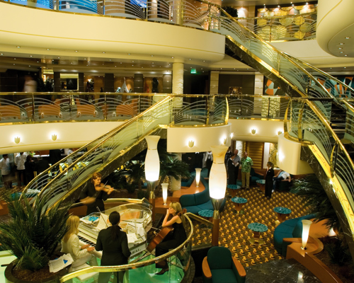 MSC Musica Class Piano bar 1.jpg