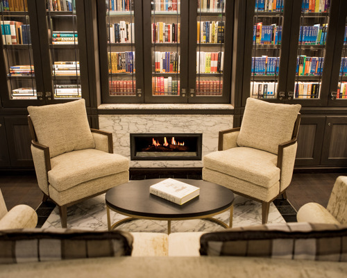 Regent Seven Seas MARINA Library 0.jpg