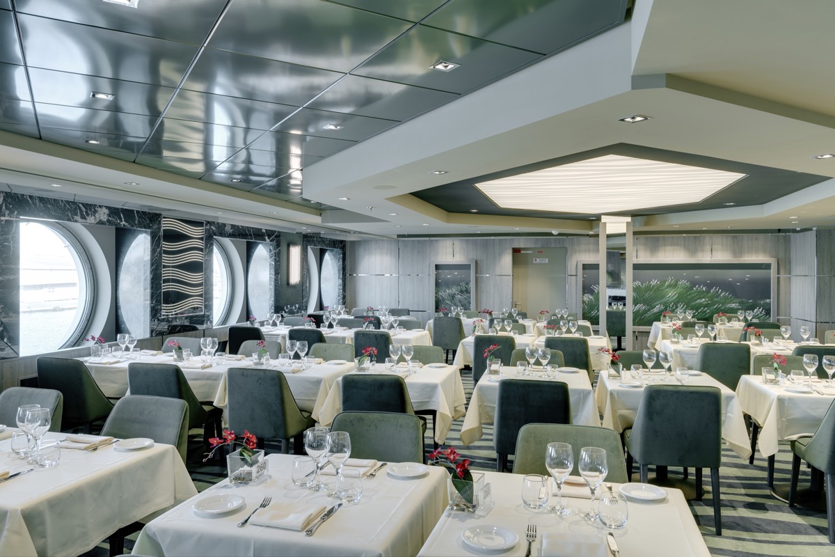 MSC Cruises MSC Belissima Posidonia 3.jpg