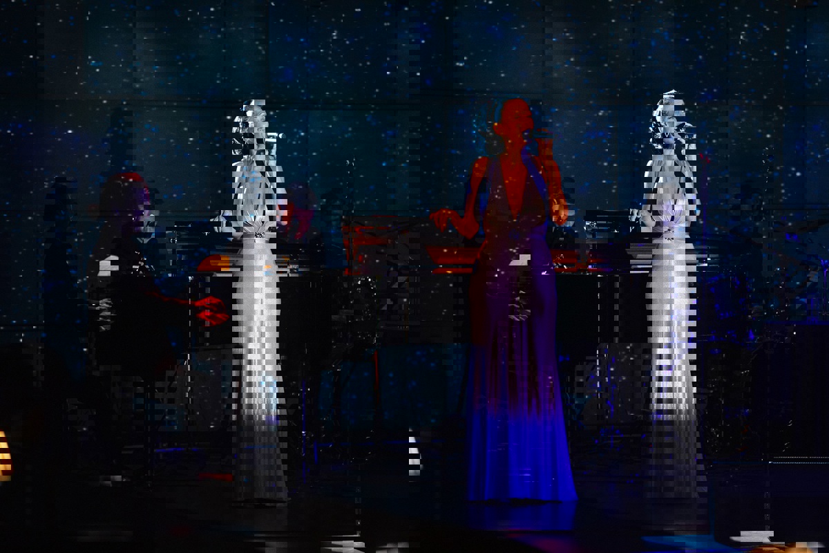 Azamara Quest - Performances 1.jpg