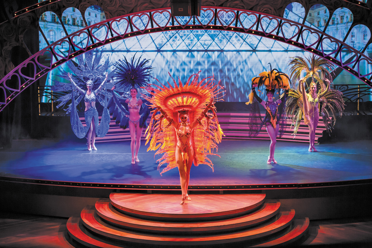 Regent Seven Seas VOYAGER Theater1.jpg