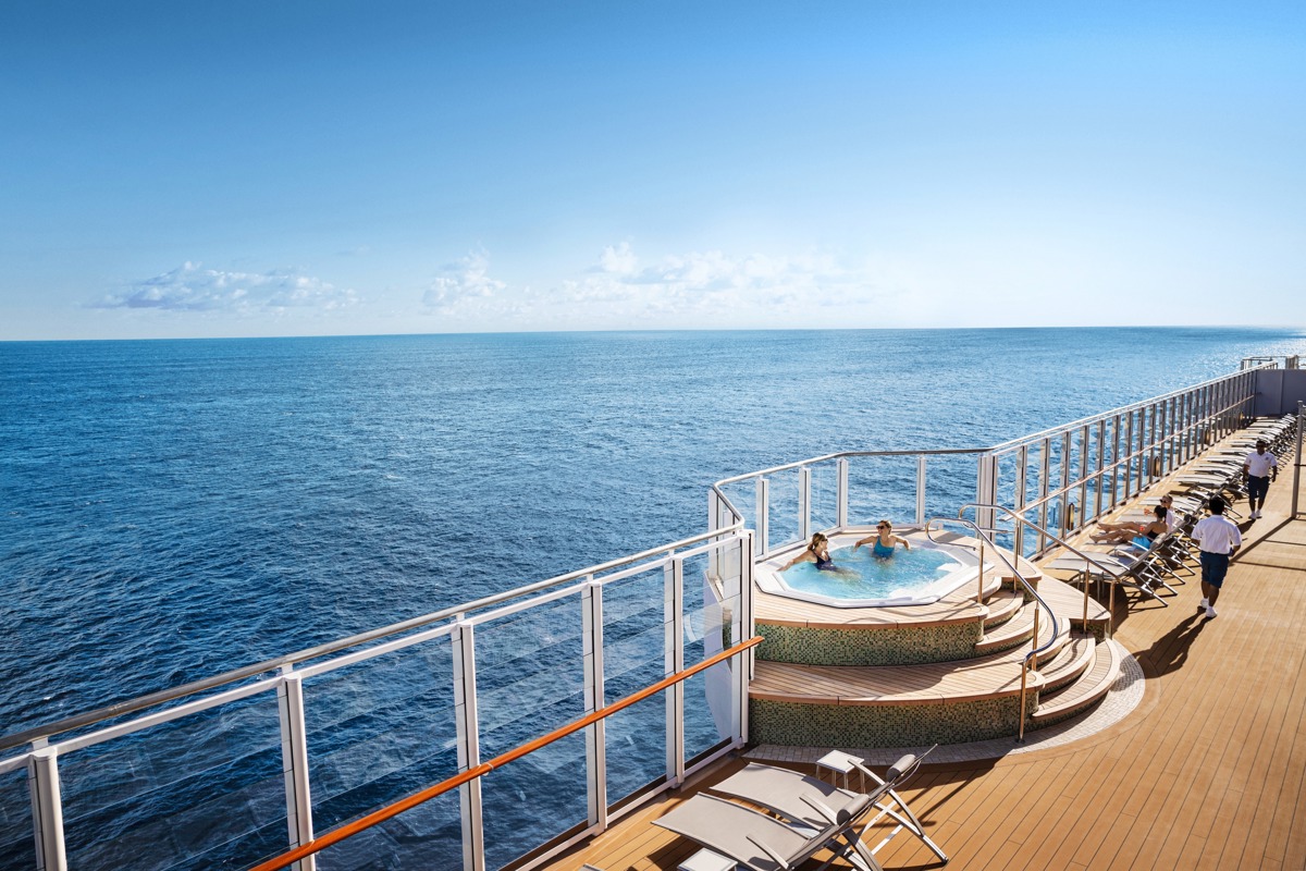NCL Norwegian Encore Vibe Beach Club Hot Tub 2 ©Jim Hughes.jpg