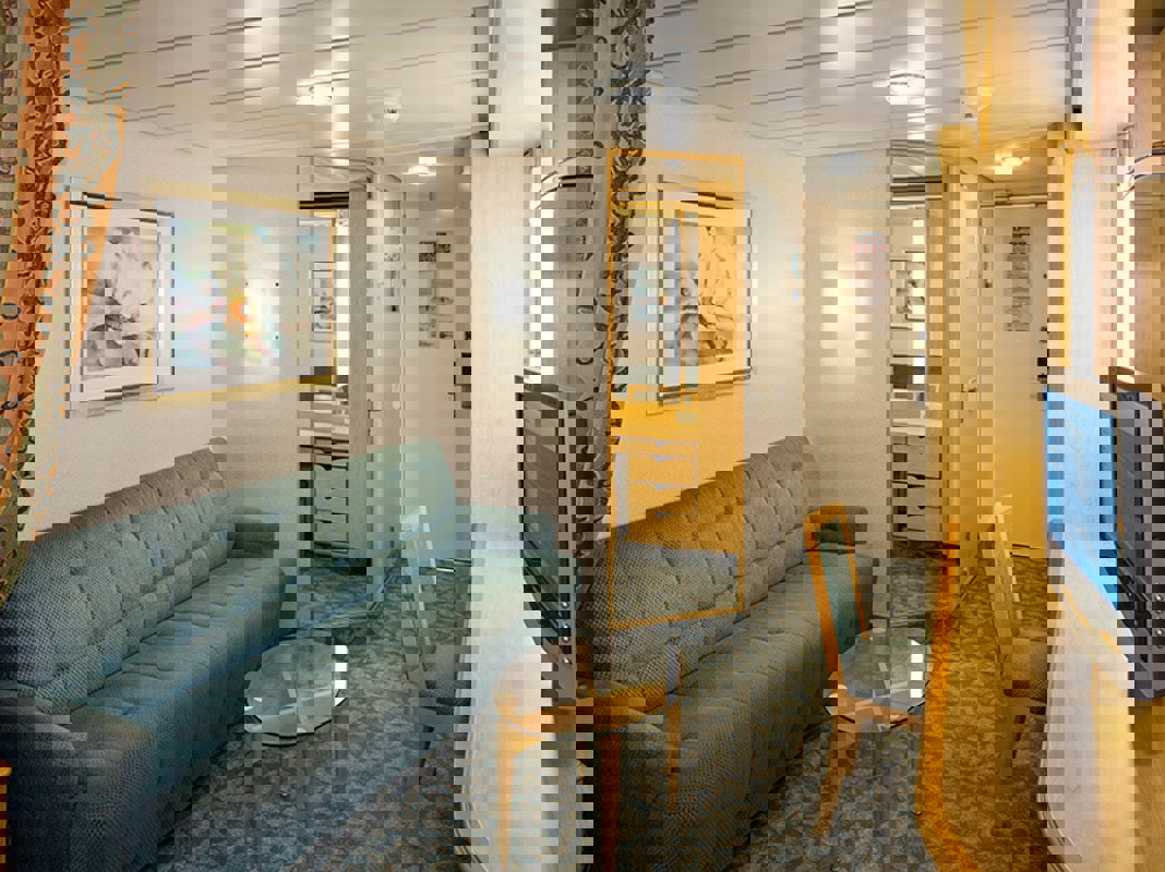 RCI Freedom of the Seas Spacious Ocean View Balcony.jpeg