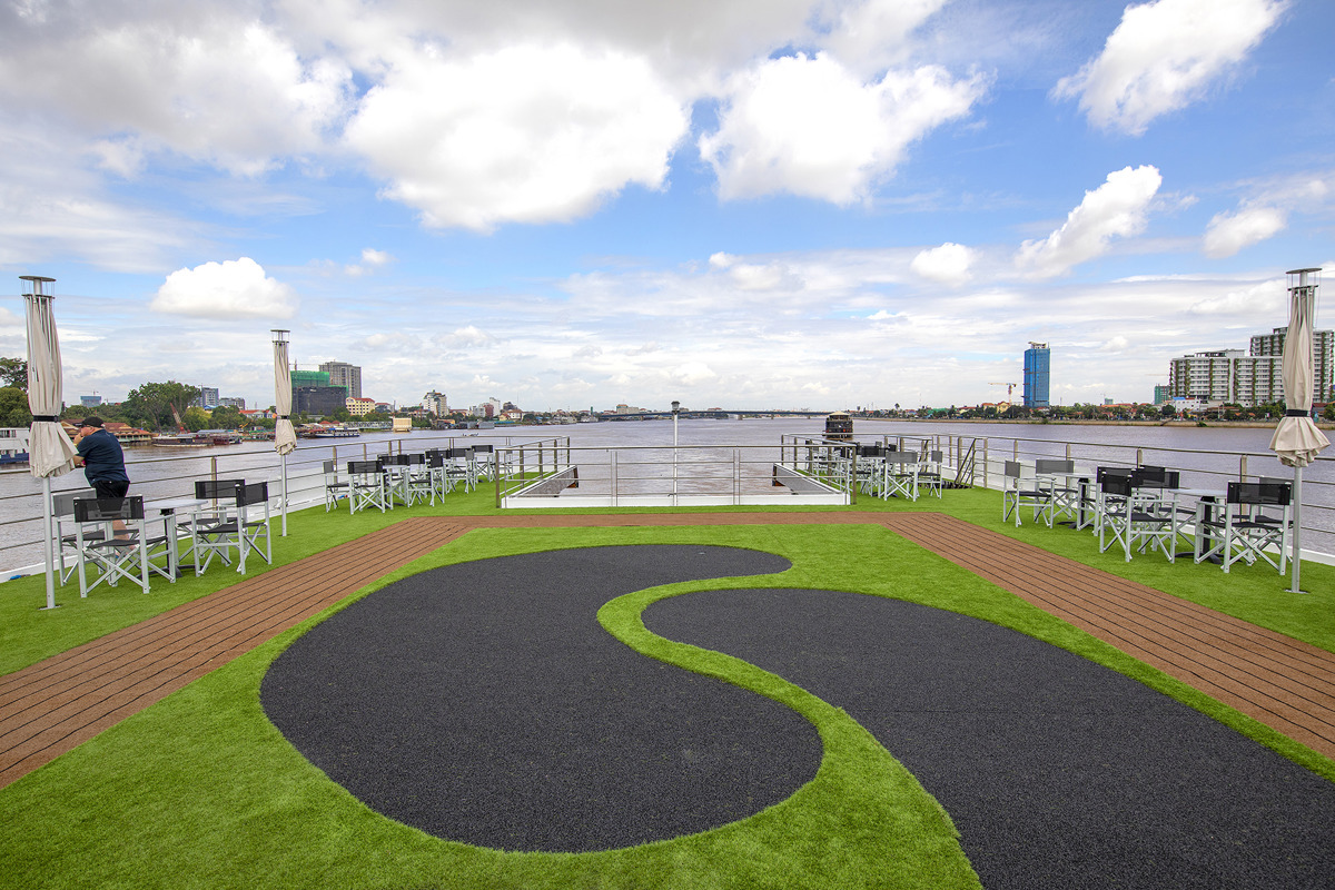 Emerald Waterways - Emerald Harmony - Sun Deck _16_.jpg