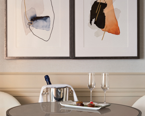 OC O Penthouse Suite Canapes Champage Detail 2024 06 12 11 04 58