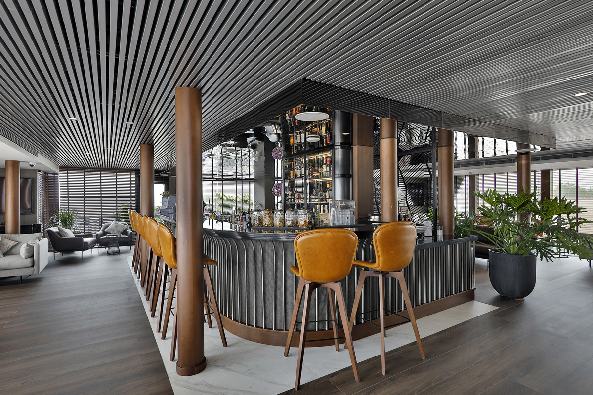 Emerald Waterways - Emerald Harmony - Horizon Bar and Lounge _3_.jpg