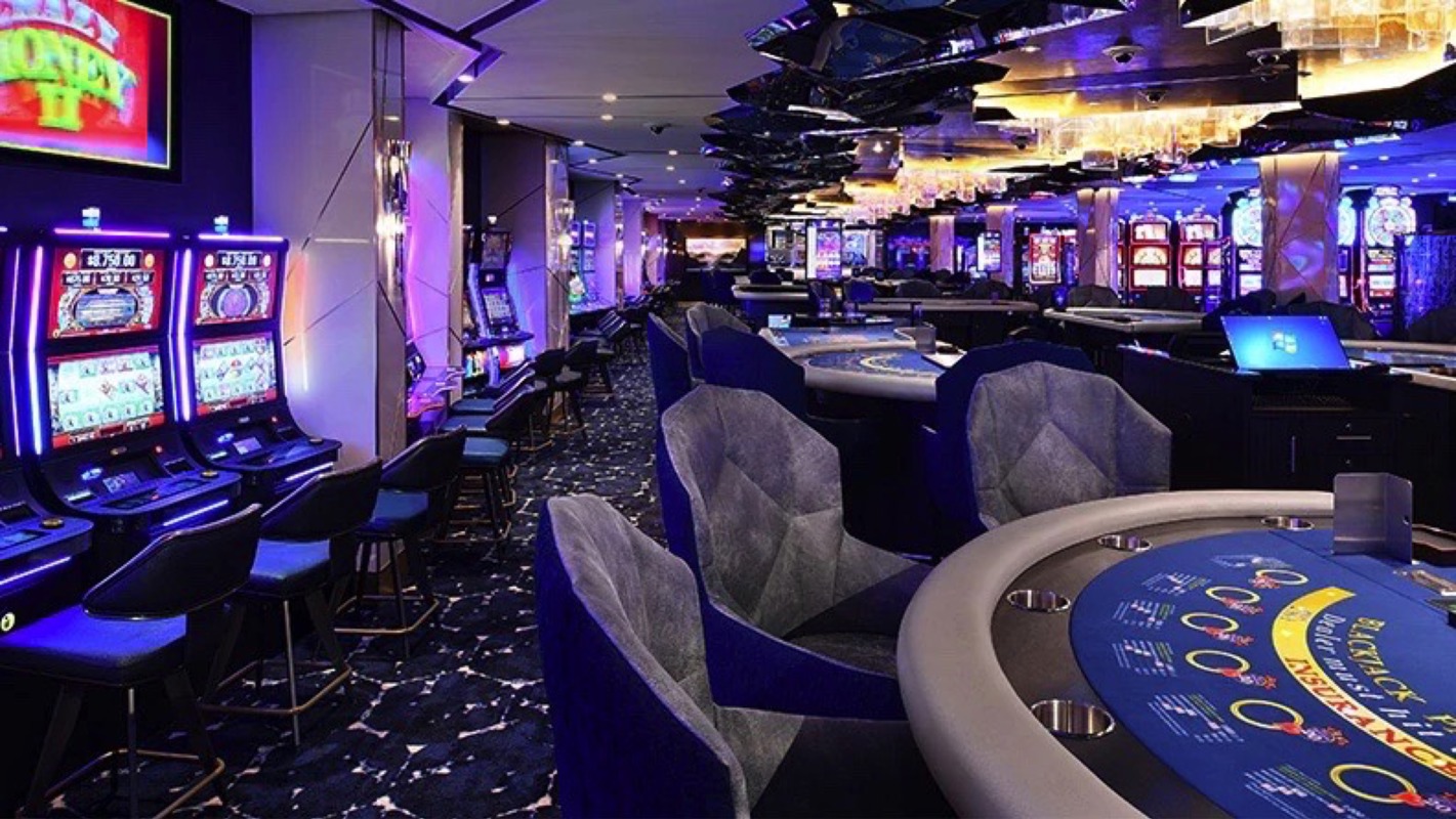 Celebrity Cruises Celebrity Edge The Casino Bar.jpg