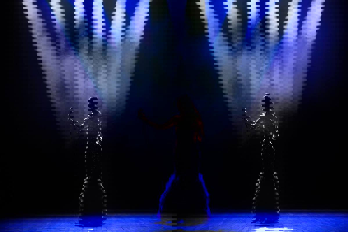 Azamara Pursuit - Performances 1.jpg