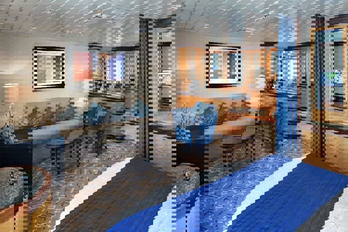 RCI Liberty of the Seas 1 Bedroom Grand Suite 1.jpg