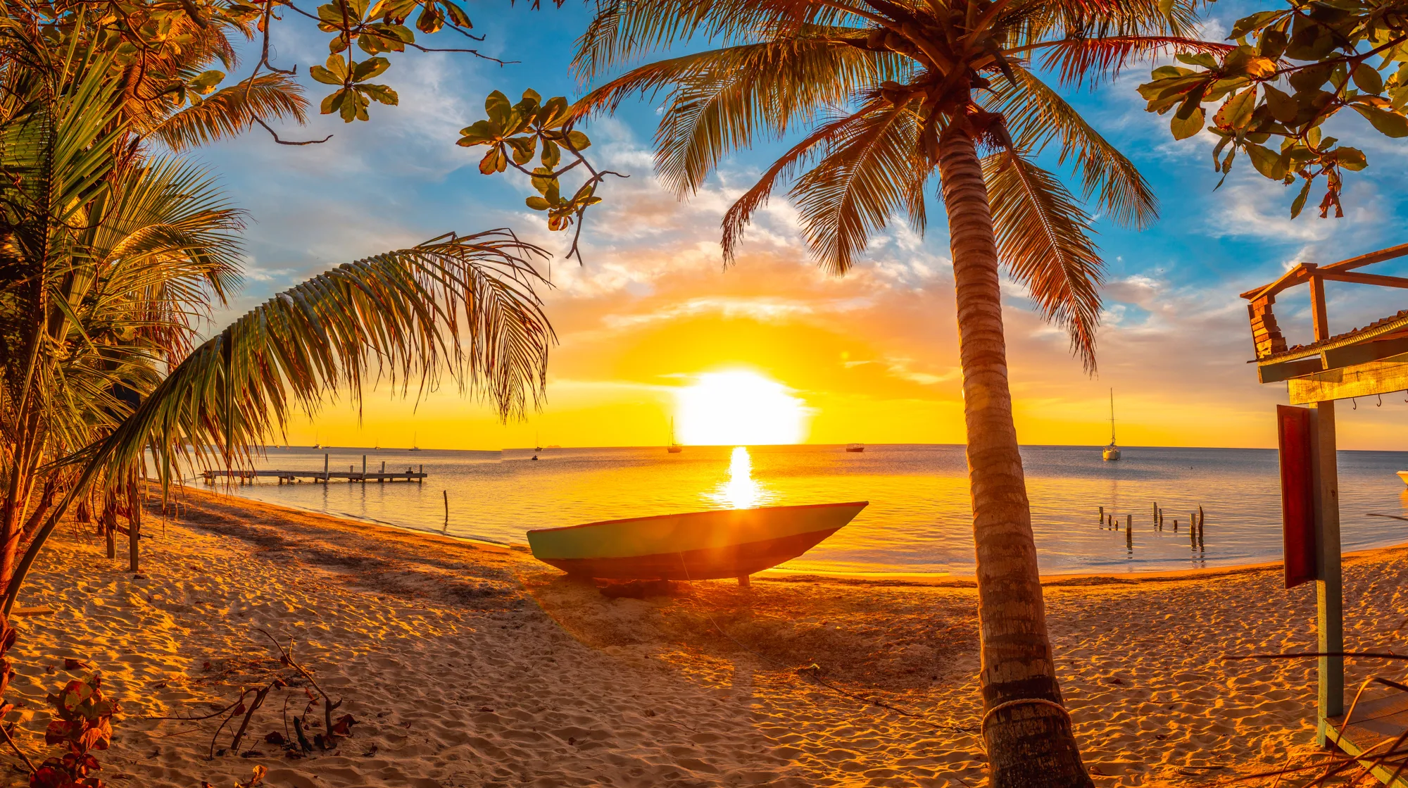 Roatan 1620393481