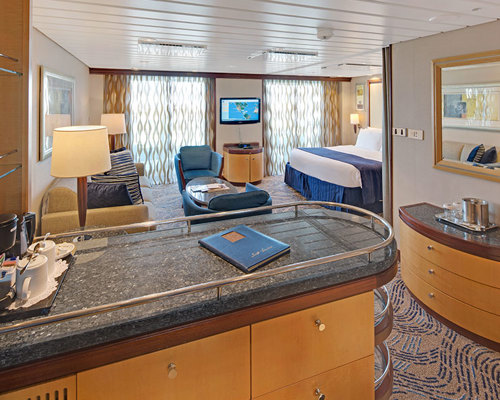 RCI Mariner of the Seas Grand Suite 1 Bedroom.jpeg