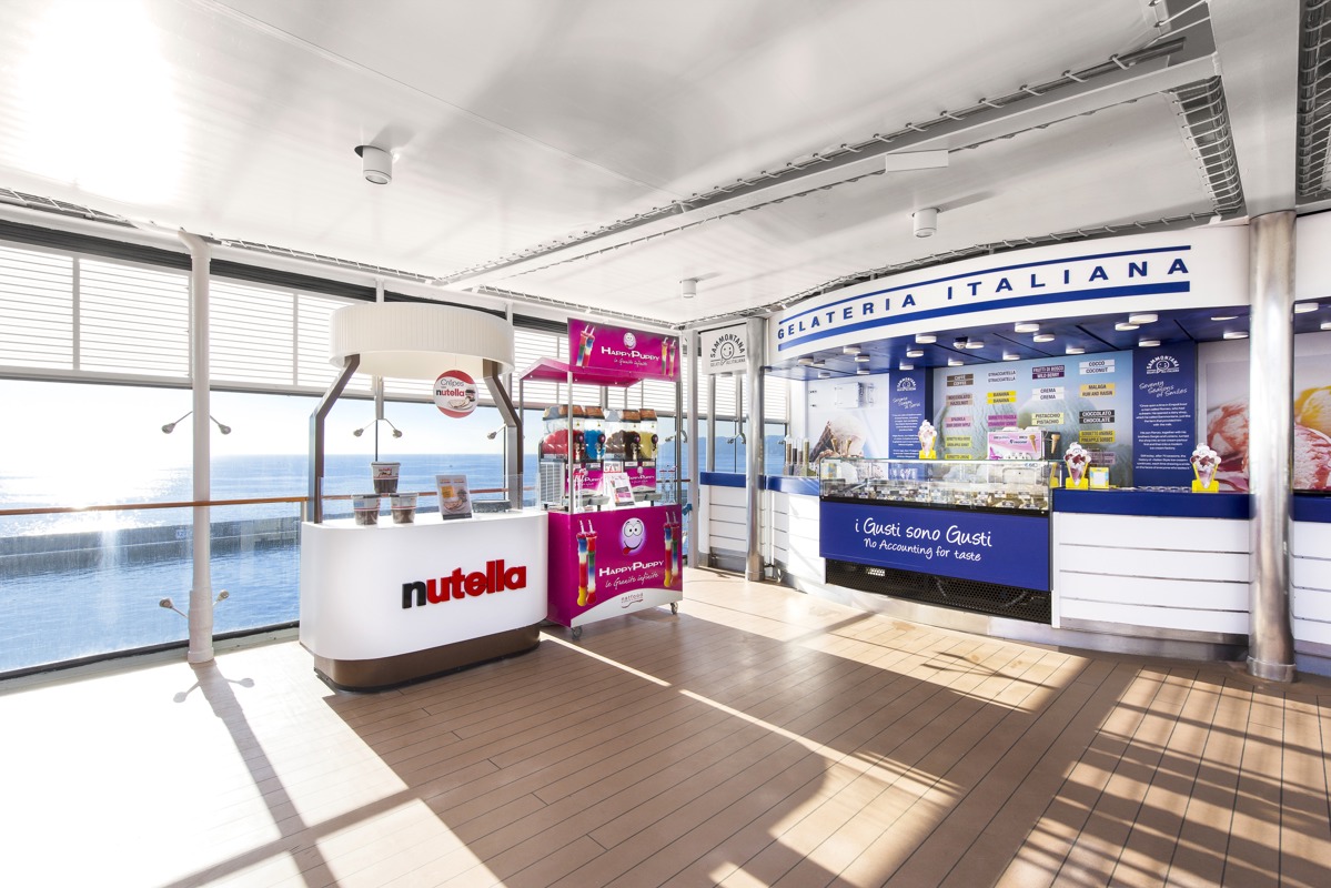 MSC Cruises MSC Lirica Gelateria Italana 1.jpg