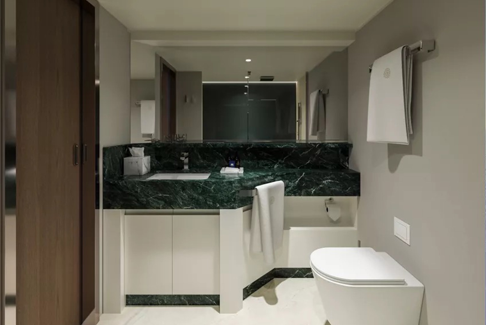 Grand Penthouses with Whirlpool
