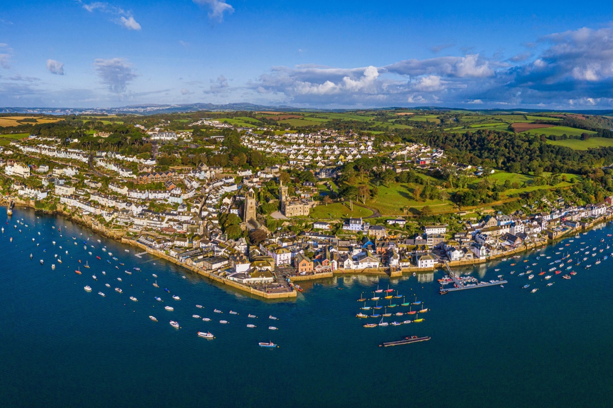 Shutterstock 2442011379 Fowey England