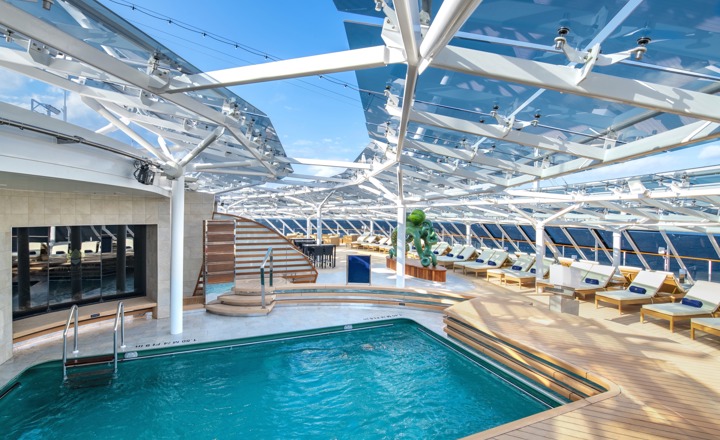 MSC Yacht Club Sundeck and Bar