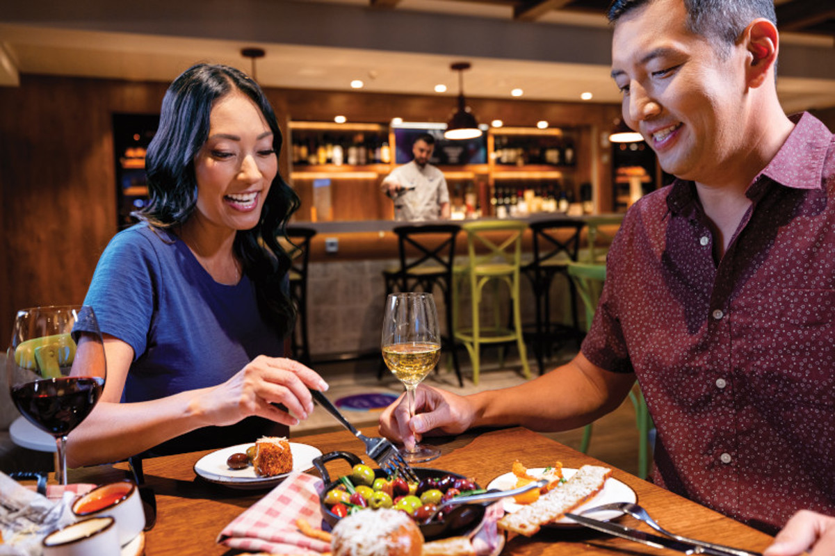 RCI Icon of the Seas Giovanni’s Italian Kitchen & Wine Bar.jpg