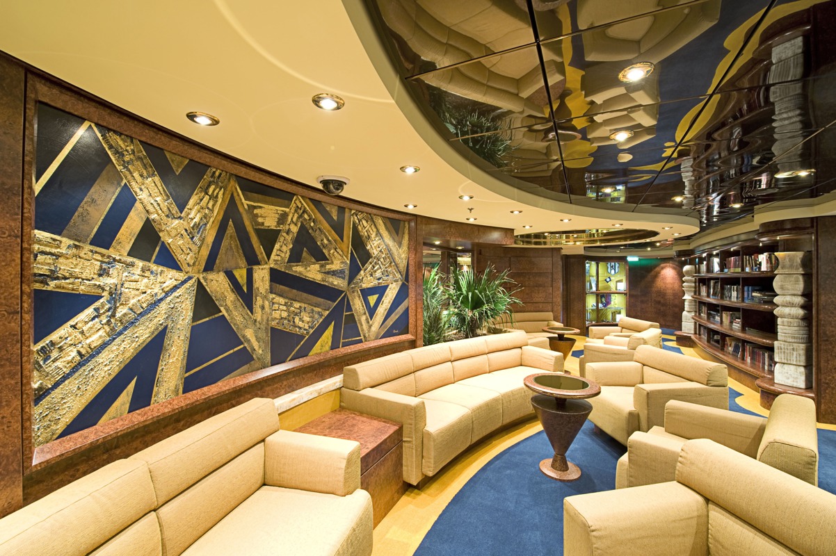 MSC Cruises MSC Fantasia MSC Yacht Club 7.jpg