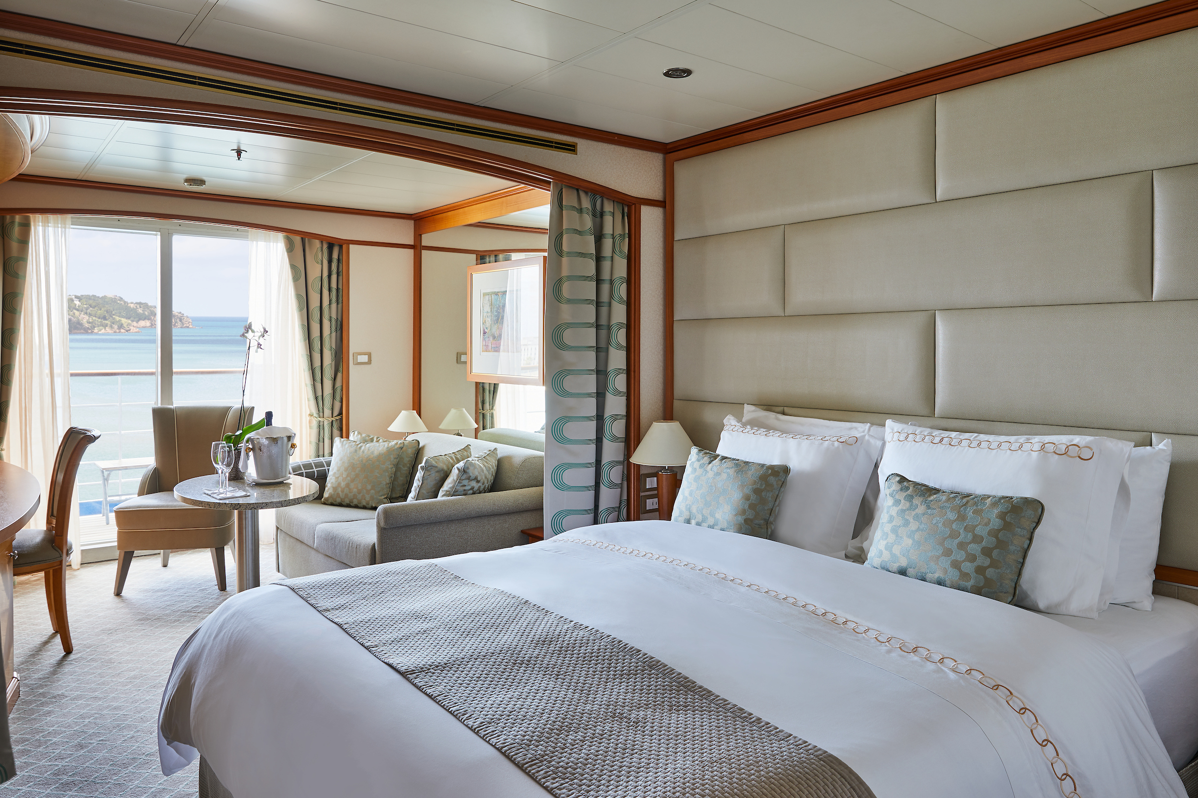 Classic Veranda Suite
