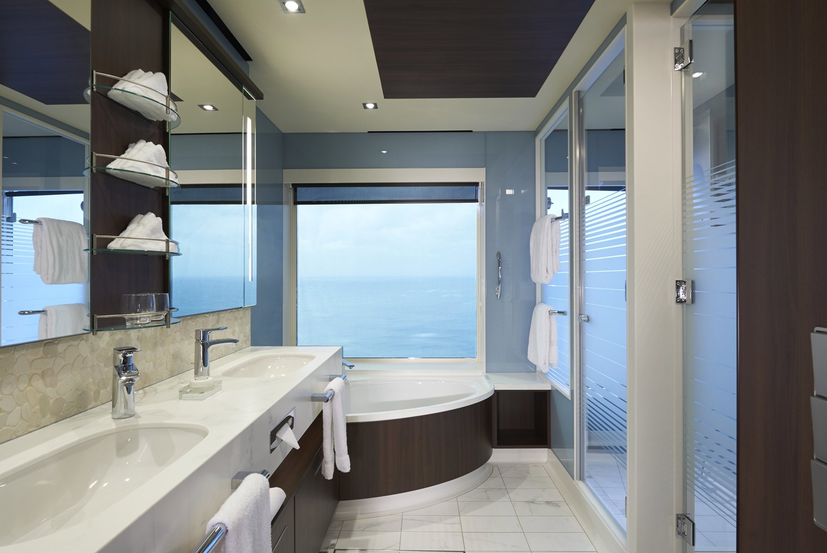 The Haven 2-Bedroom Family Villa with Large Balcony