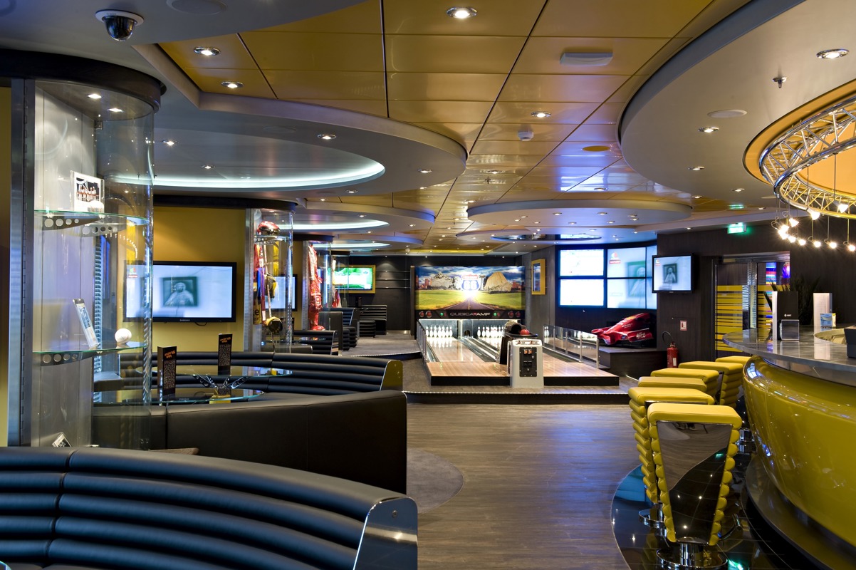 MSC Cruises MSC Splendida Sports Bar 0.jpg