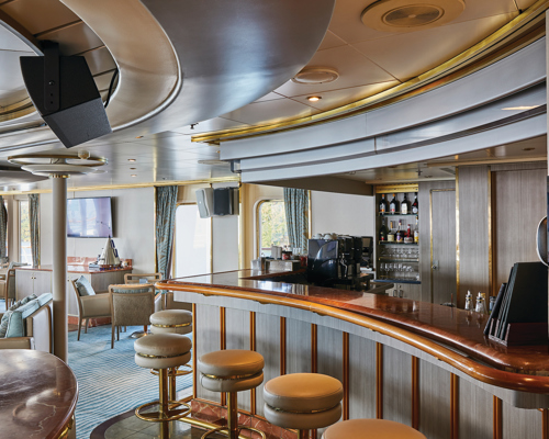 Silversea - Silver Wind - The Panorama Lounge 3.jpg