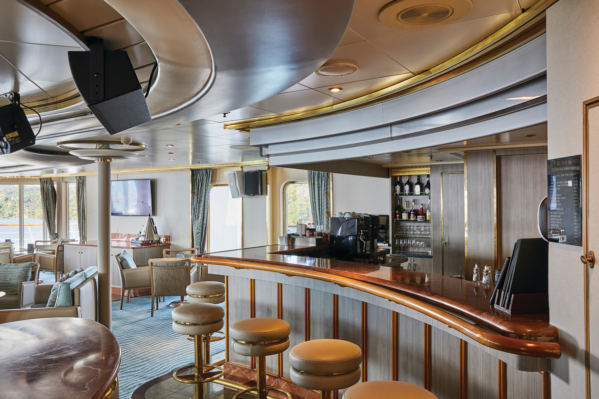Silversea - Silver Wind - The Panorama Lounge 3.jpg