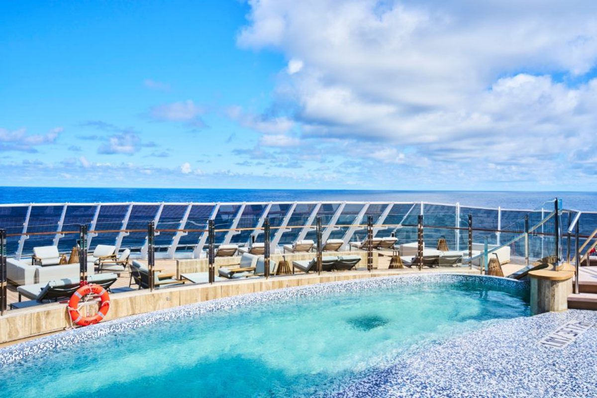 Explora Journeys EXPLORA III Helios Pool & Bar 7.jpg