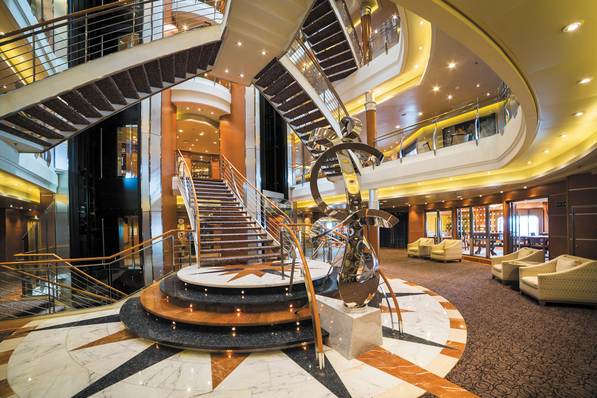 Regent Seven Seas VOYAGER Atrium.jpg