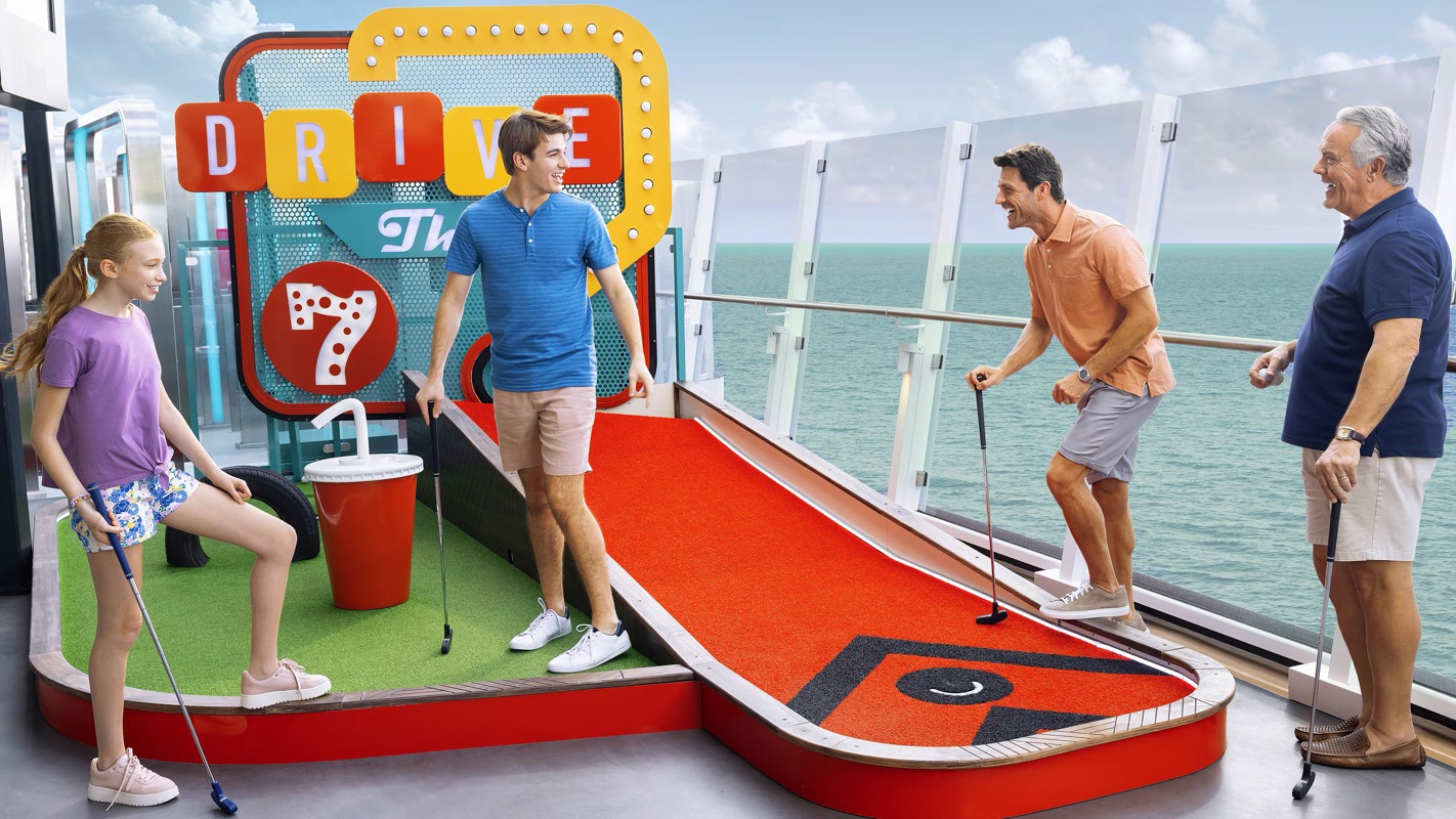 Norwegian Cruise Line Norwegian Aura Mini Golf Lifestyle ©Norwegian Cruise Line.jpg