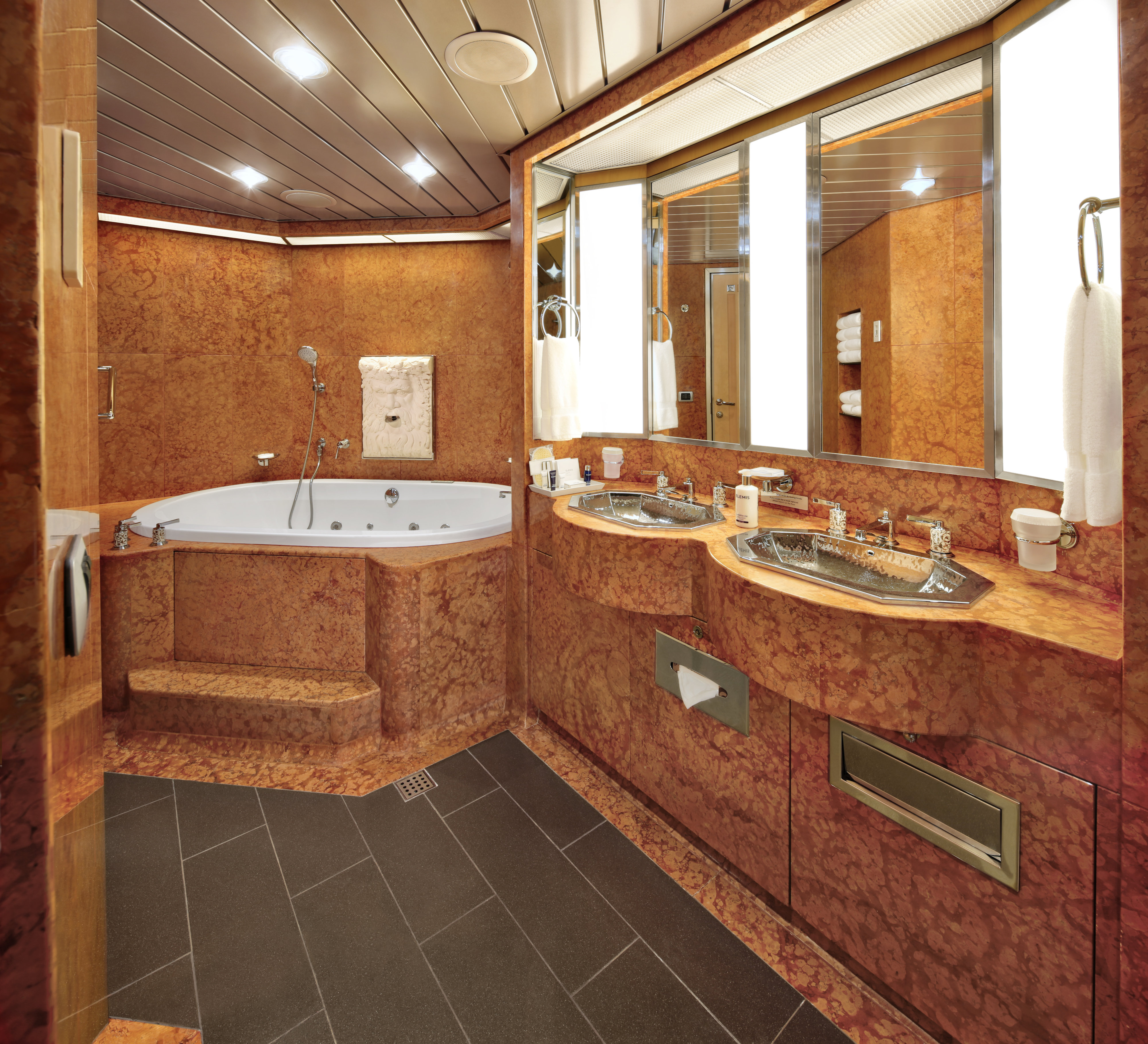 Pinnacle Suite
