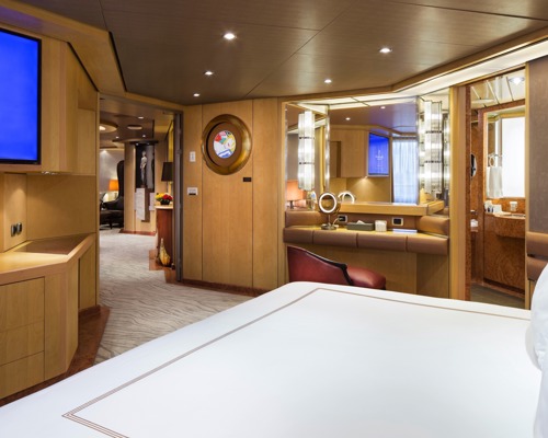 HAL Eurodam Pinnacle Suite 2.jpg