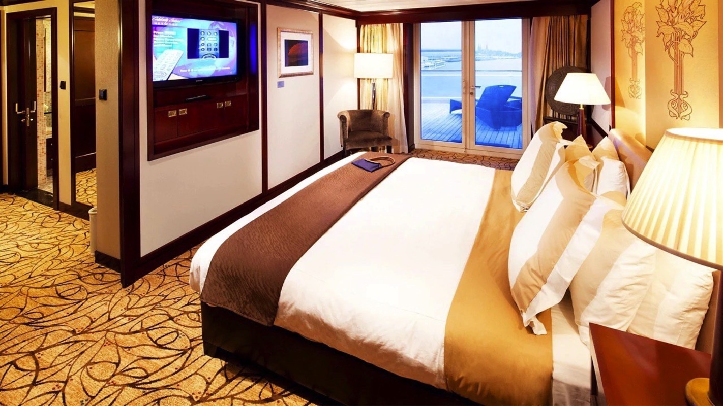 Celebrity Cruises Celebrity Ascent Penthouse Suite 3.jpg