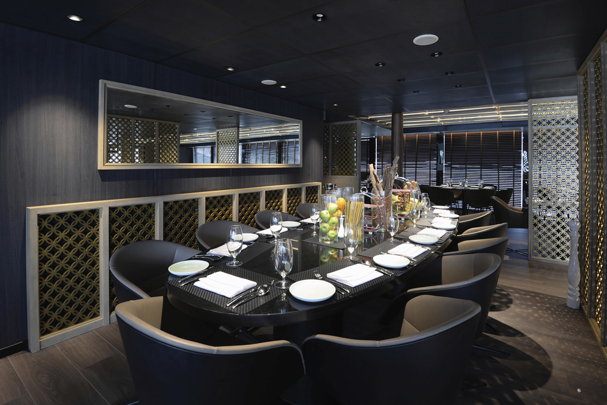 Emerald Waterways - Emerald Harmony - Reflections Restaurant _1_.jpg