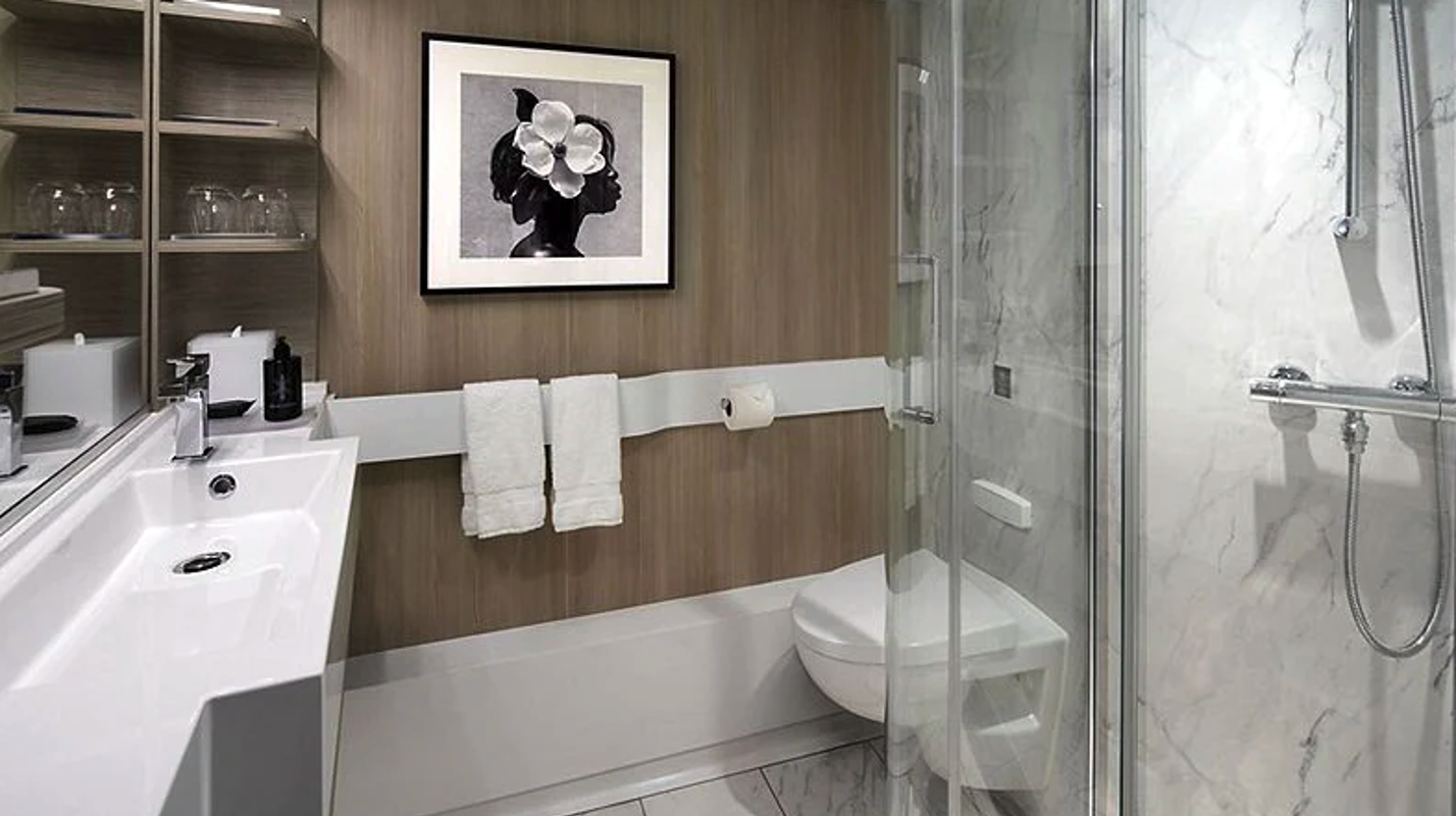 Celebrity Cruises Celebrity Apex Deluxe Porthole View with Veranda 1.png