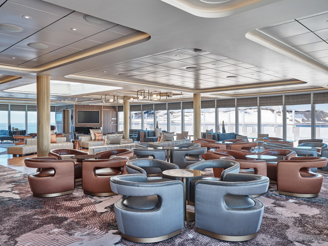 SILVERSEA Silver Endeavour Observation Lounge 0.jpg