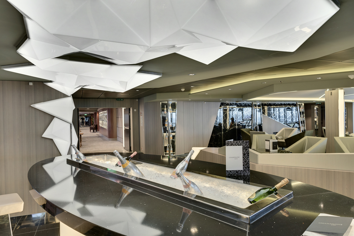 MSC Cruises MSC Meraviglia Champagne Bar 2.jpg