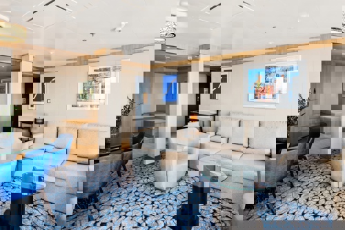 Spacious AquaTheater Suite - 1 Bedroom