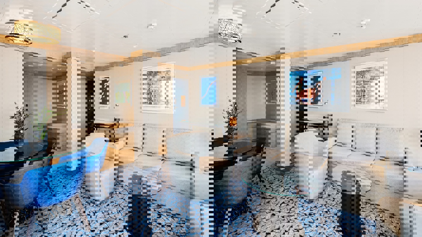 RCI UTOPIA Spacious AquaTheater Suite - 1 Bedroom 1.jpeg