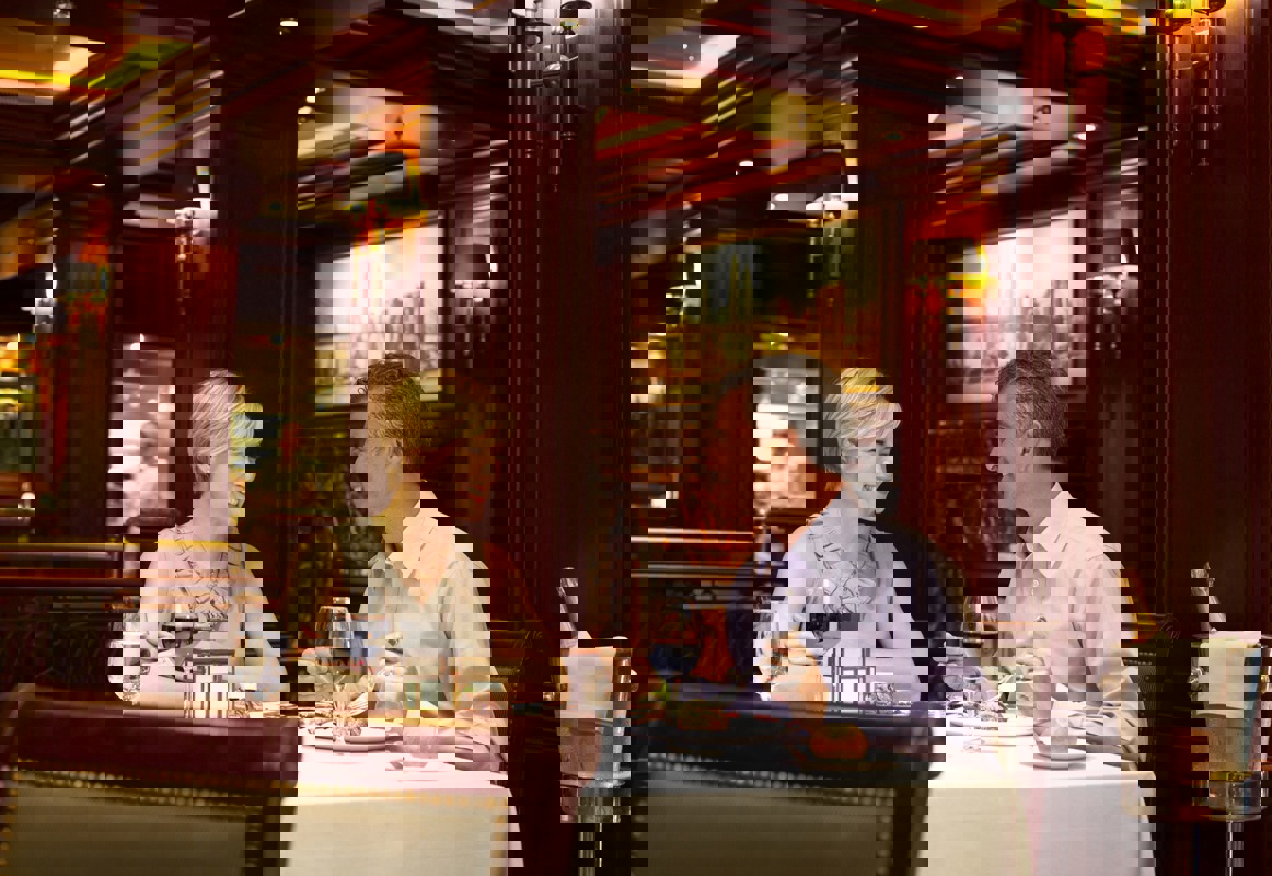 Princess Cruises Royal Class Interior crown gril***.jpg