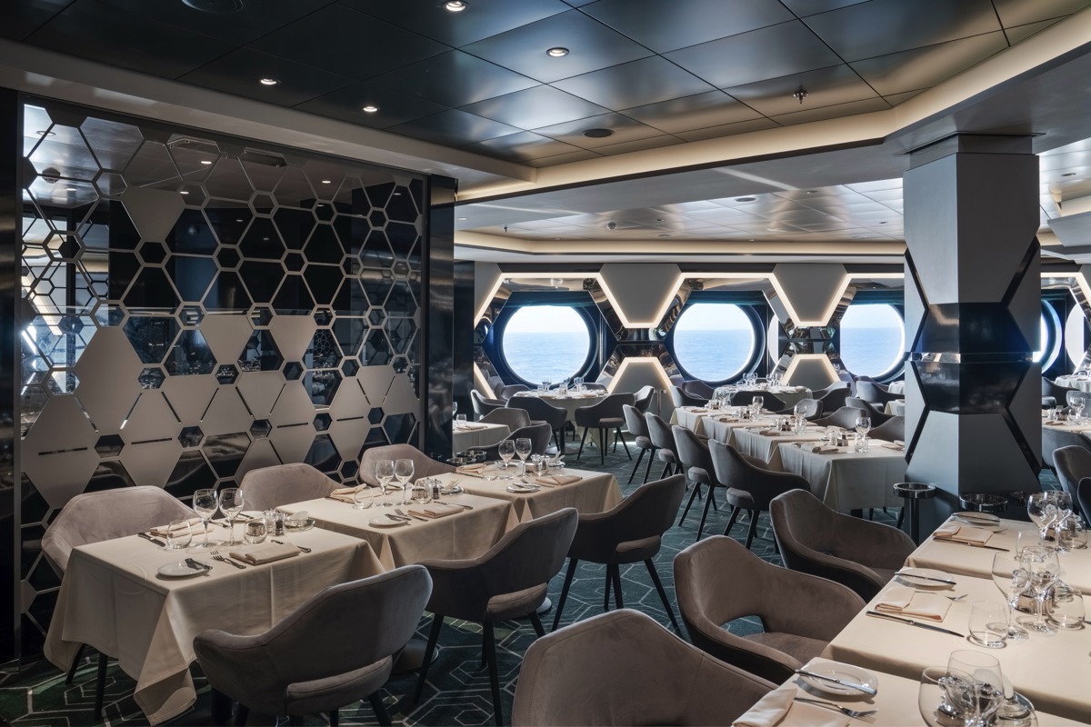 Msc Cruises Msc World Europa Esagono Hexagon Restaurant   Ivan Sarfatti 0