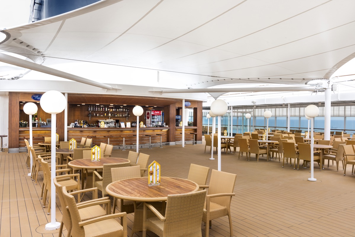 MSC Cruises MSC Sinfonia Bar del Mare 0.jpg
