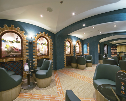 MSC Fantasia Class wine bar.jpg