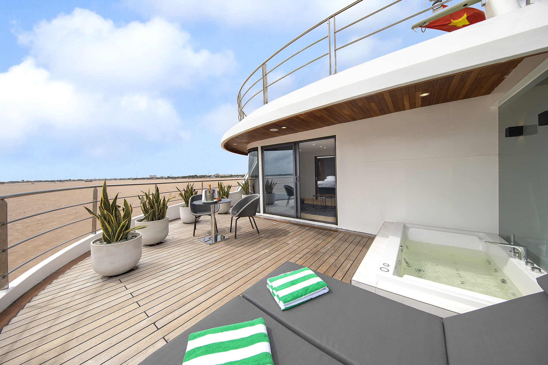 Owner's One-Bedroom Suite - Deck 4