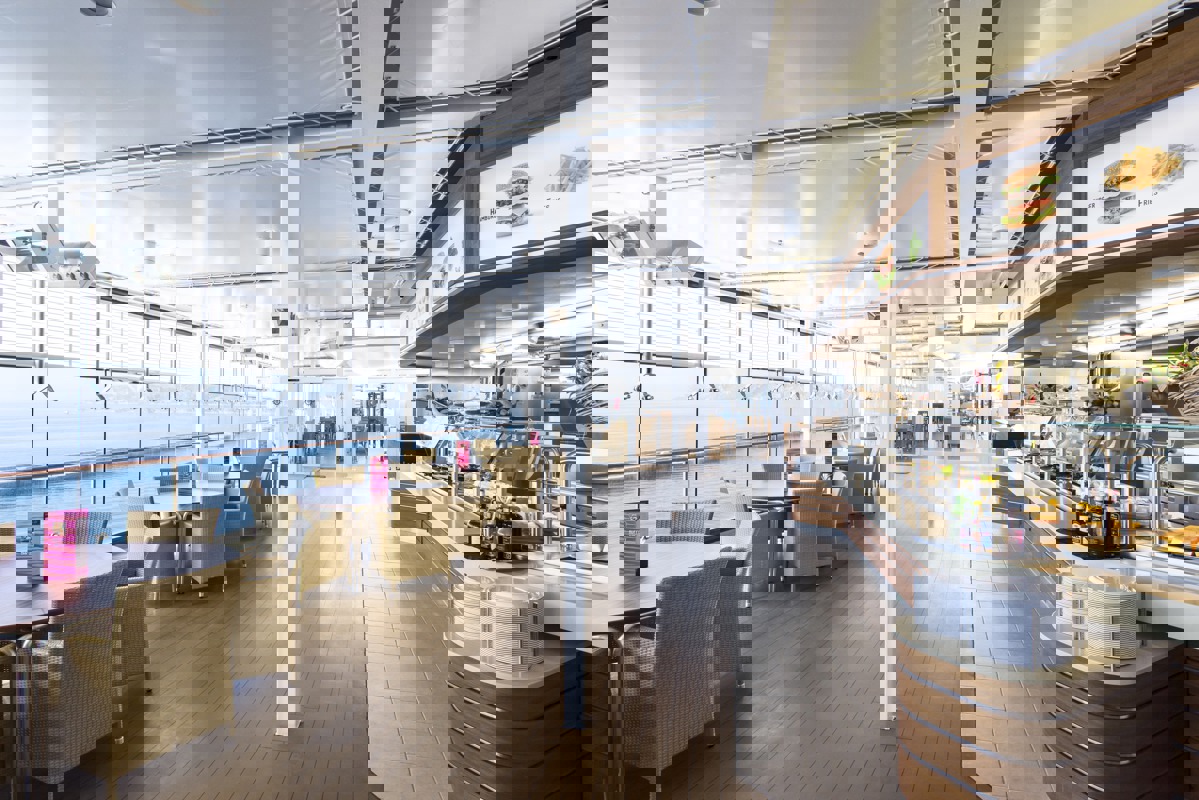 MSC Cruises MSC Lirica La Pergola Hamburgers Paradise 1.jpg