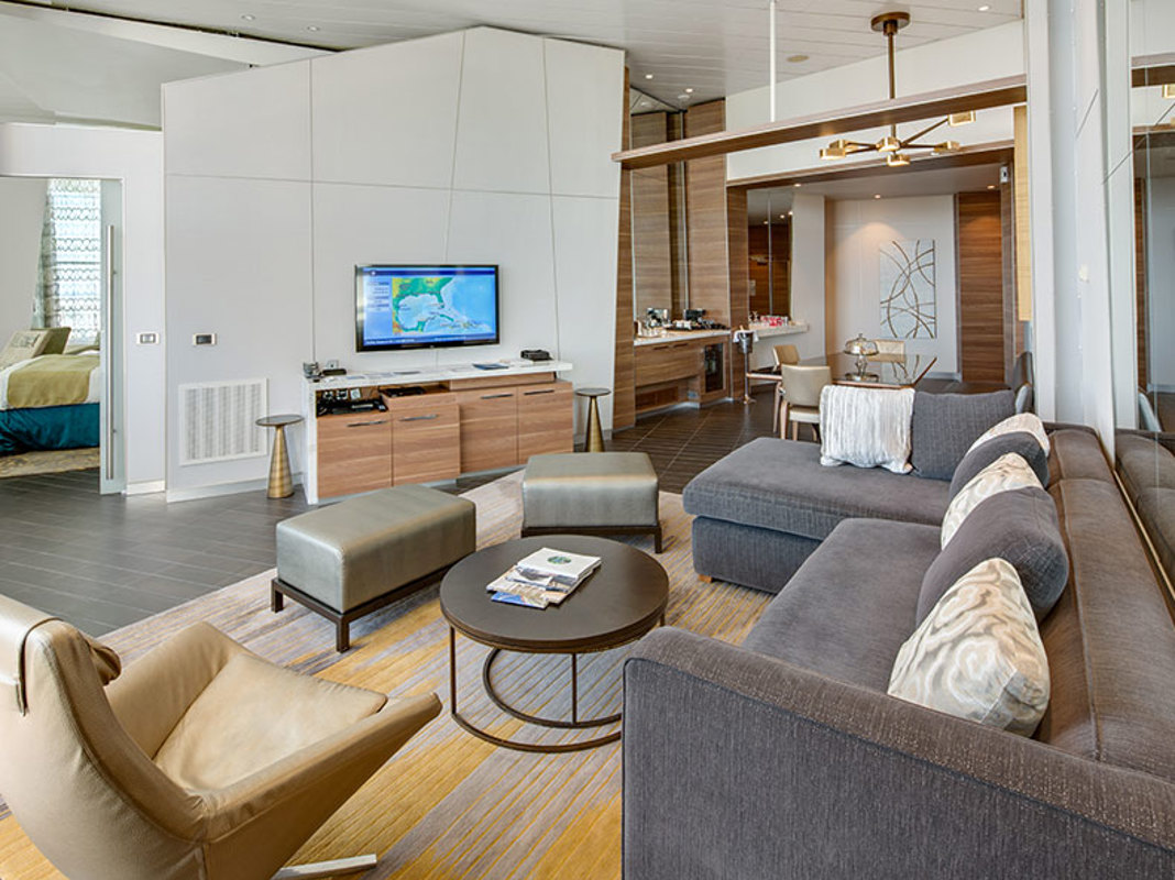 Royal Caribbean - Allure of the Seas - Owner's Panoramic Suite 1 bedroom.jpg