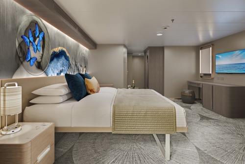 Forward-Facing Club Balcony Suite with Large Balcony