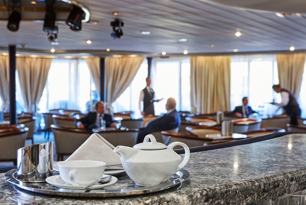 Silversea Cruises - Silver Cloud - Panorama Lounge 2.jpg
