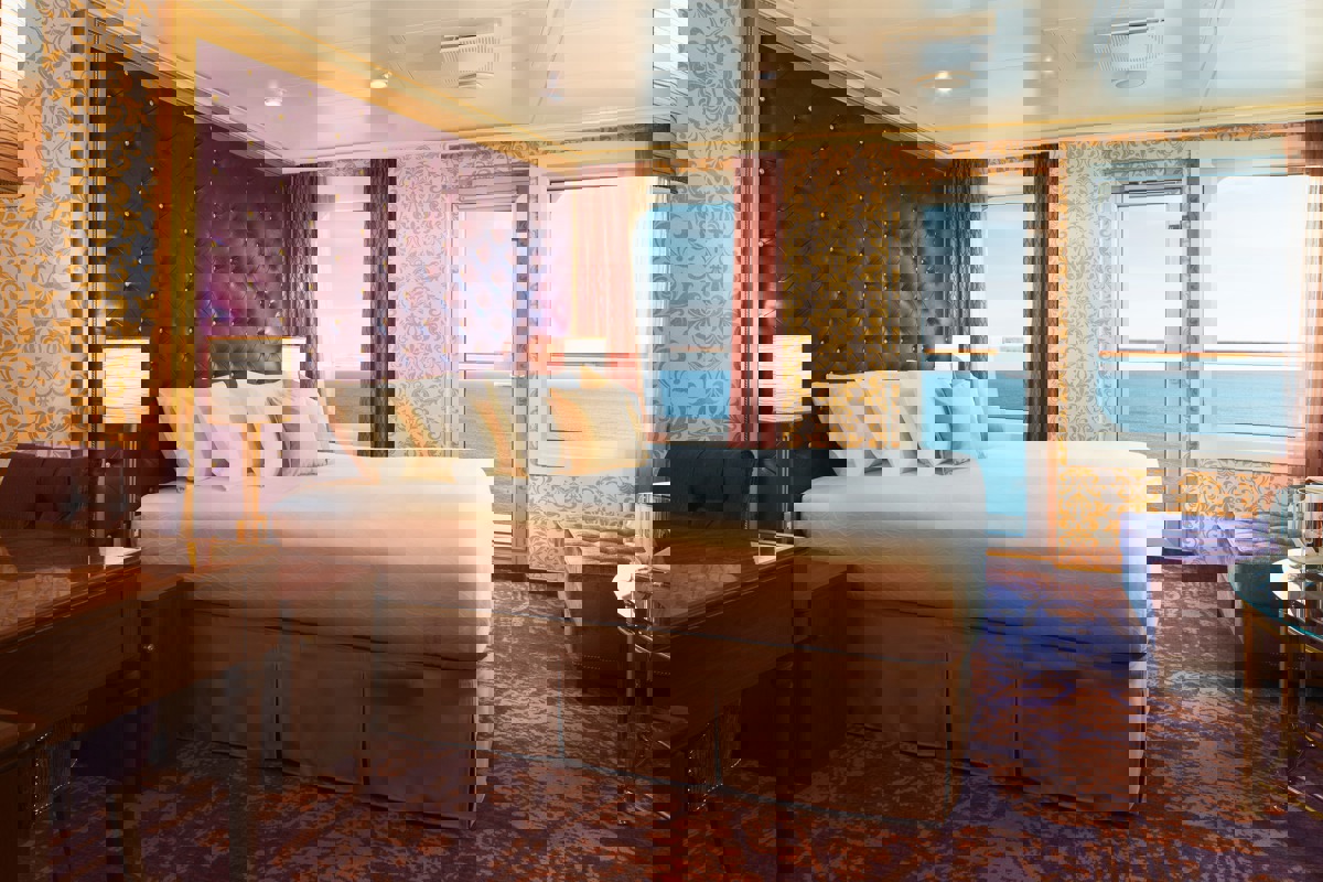 Carnival FIRENZE Suite.jpg