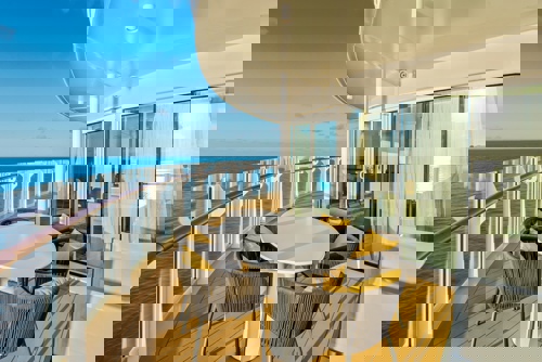 Spacious AquaTheater Suite Large Balcony - 2 Bedrooms